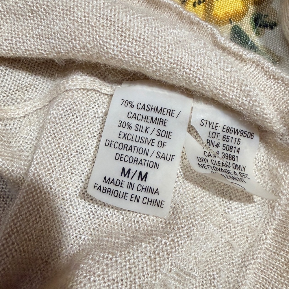 Gorgeous SOFT Elie Tahari Cashmere Silk Lace Trim Polo Sweater Beige Tan M - Picture 6 of 7